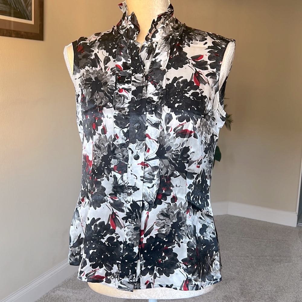 St. John Evening Silk floral top, sz 4